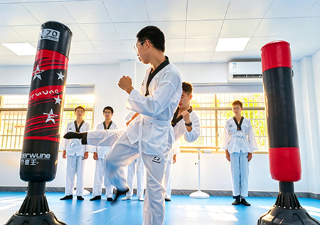 体育课程：强体之基